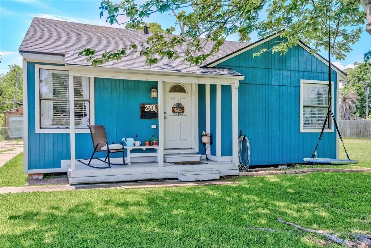 Property Photo:  2901 Taft Ave  TX 77619