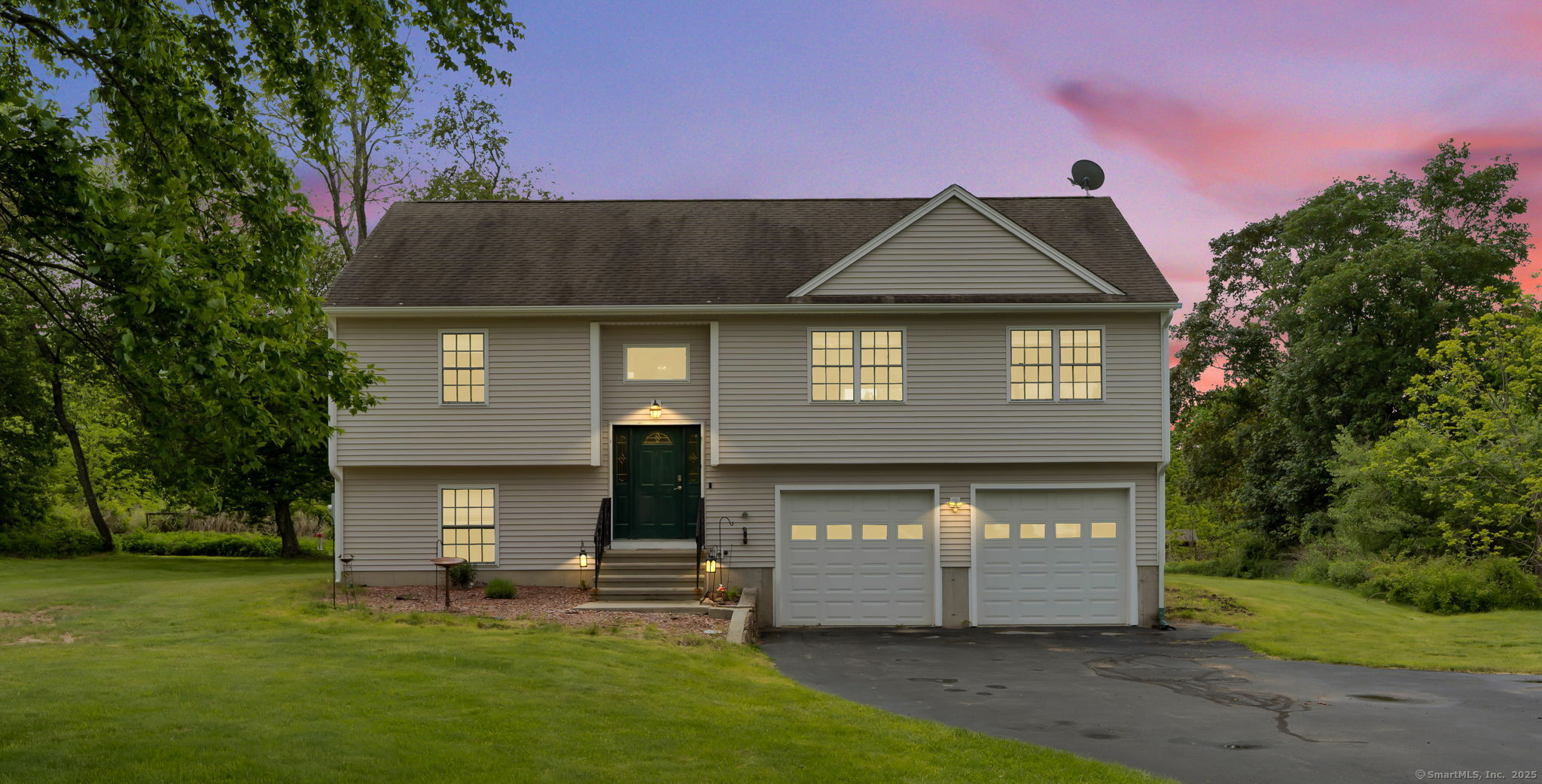 Property Photo:  10 Sandy Lane  CT 06415 