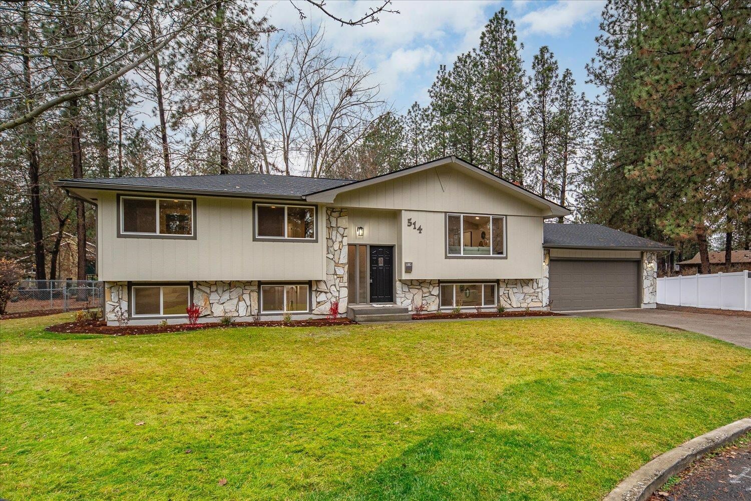 Property Photo: 514 E Eaton Ave WA 99218