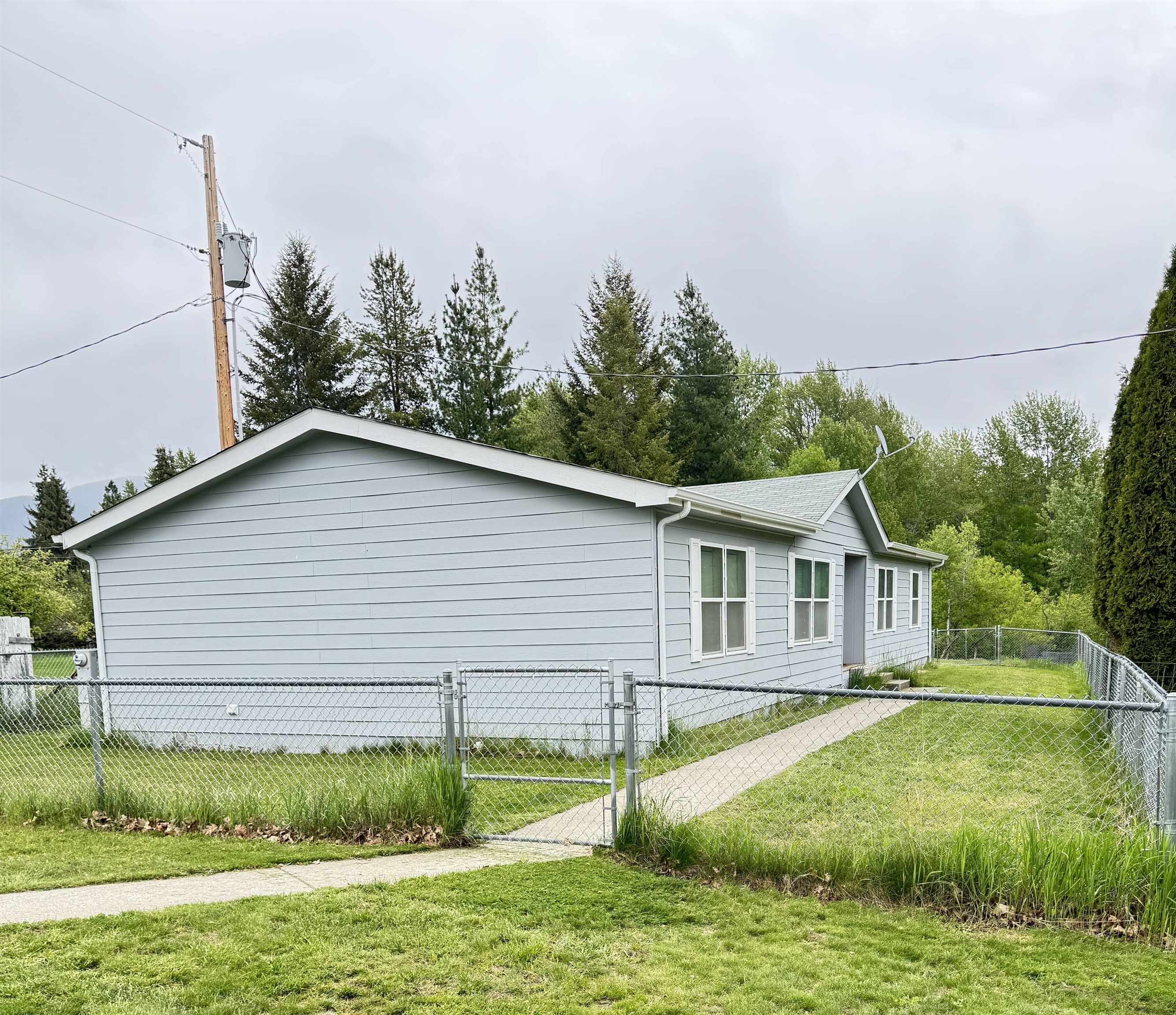 Property Photo: 211 S 8th Ave WA 99139