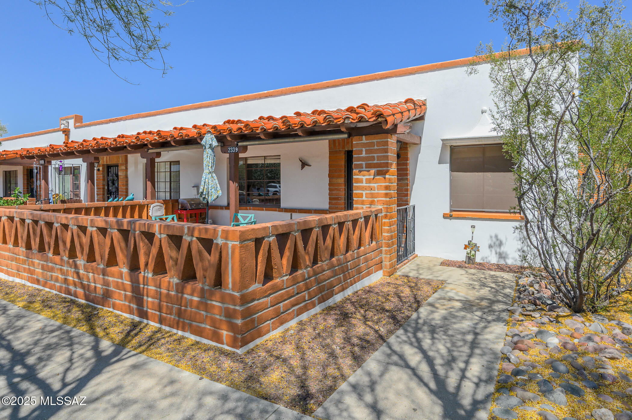 Property Photo:  233 S Paseo Tierra D  AZ 85614 