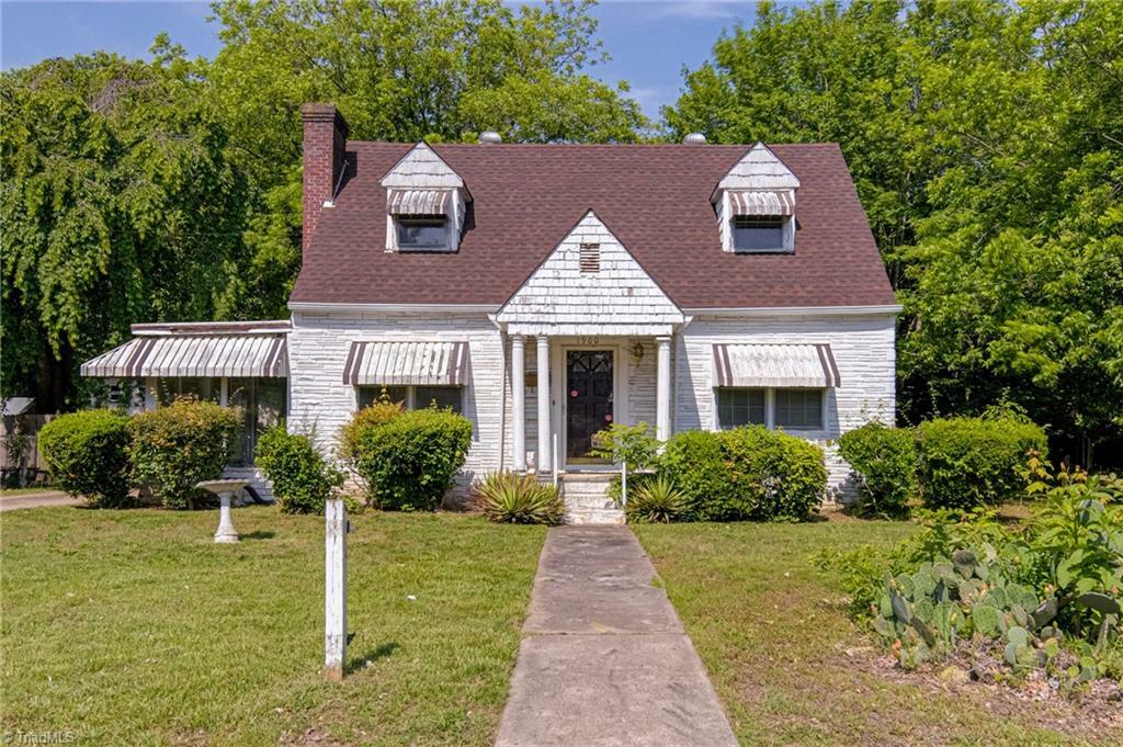 Property Photo: 1900 Peachtree Street NC 27107