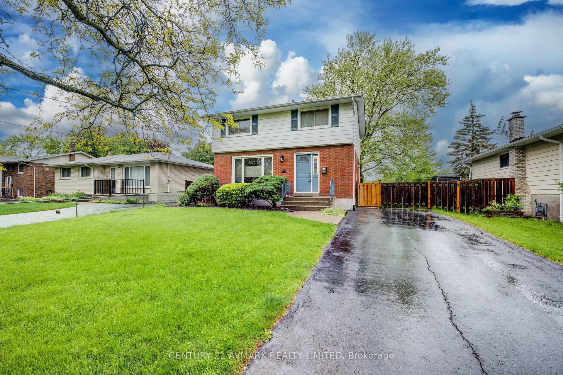 101 Meredith Drive  St. Catharines ON L2M 6C5 photo