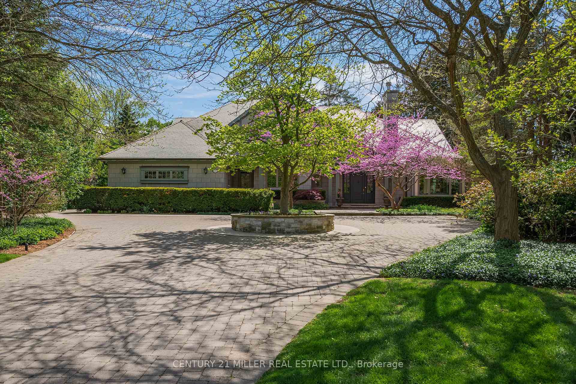 Photo de la propriété: 370 Poplar Drive ON L6J 4E4