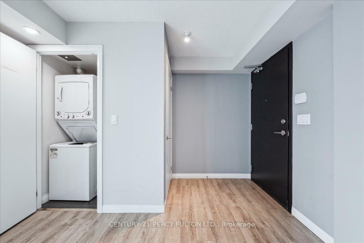 Photo de la propriété: 2150 Lawrence Avenue E 1503 ON M1R 3A7