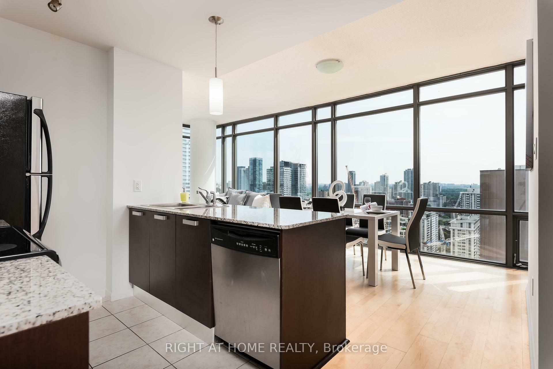 Property Photo: 37 Grosvenor Street 3006 ON M4Y 3G5