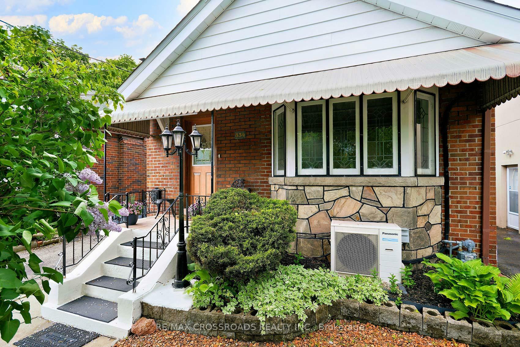 Photo de la propriété:  334 O'Connor Drive  ON M4J 2V3 