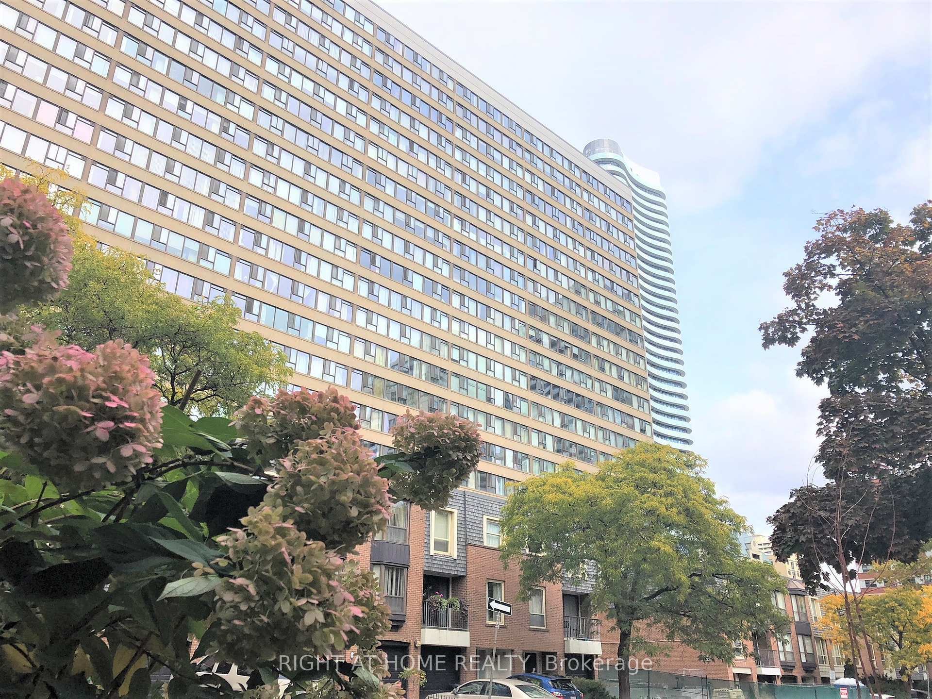 Photo de la propriété: 45 Carlton Street Ph2 ON M5B 2H9