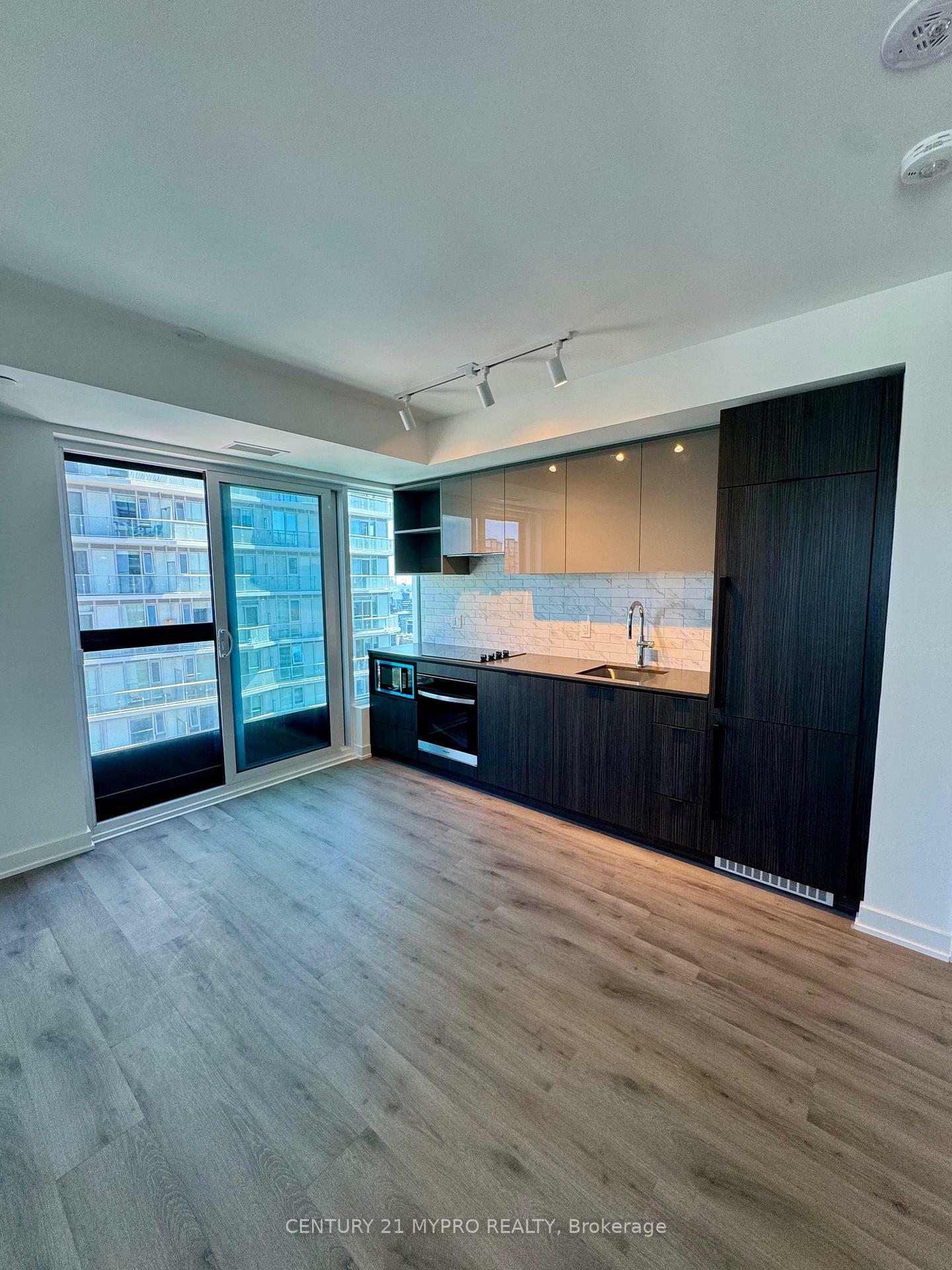 Property Photo: 252 Church Street 4506 ON M5B 0E6