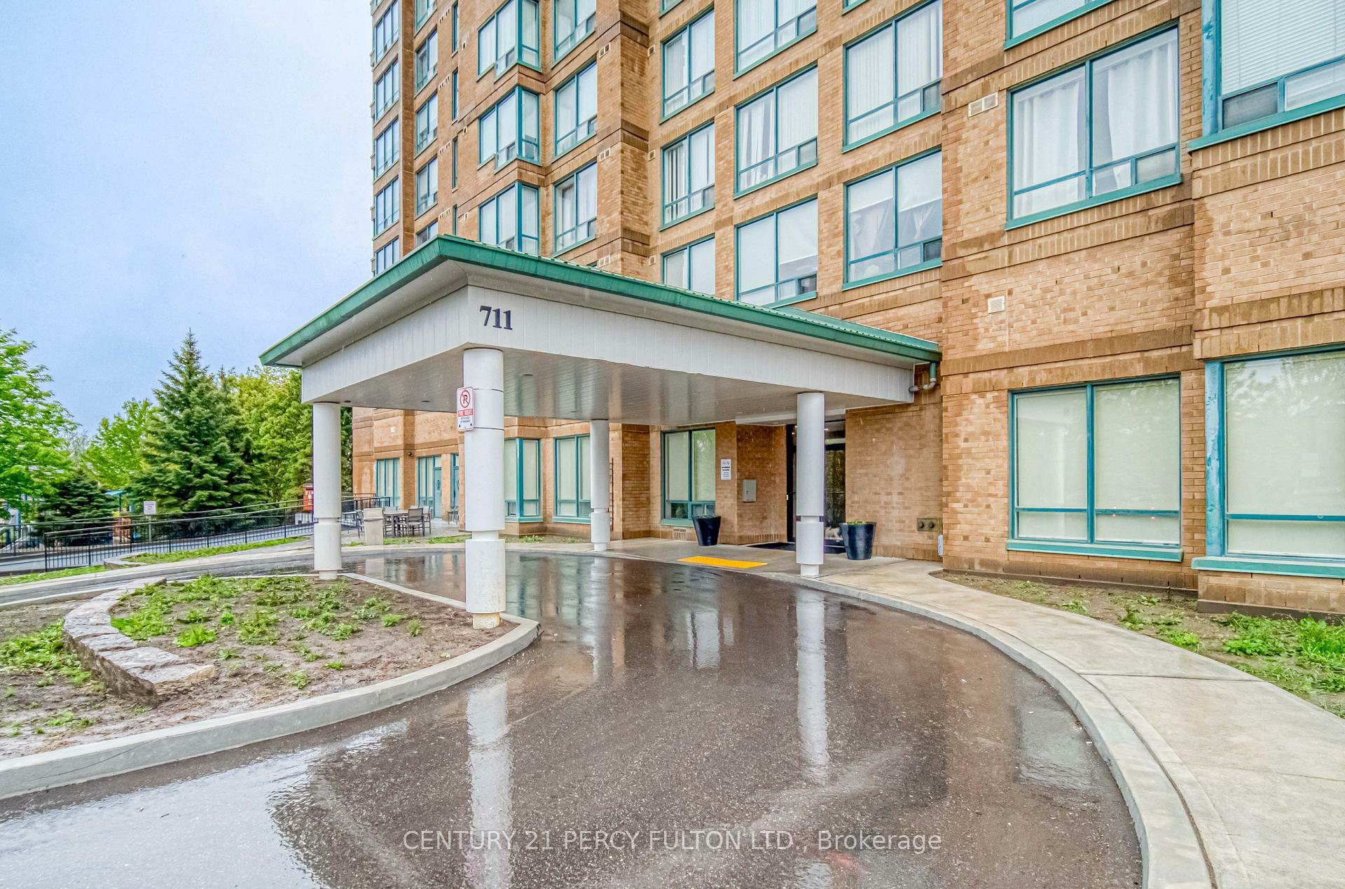 Property Photo: 711 Rossland Road E 710 ON L1N 8Z1