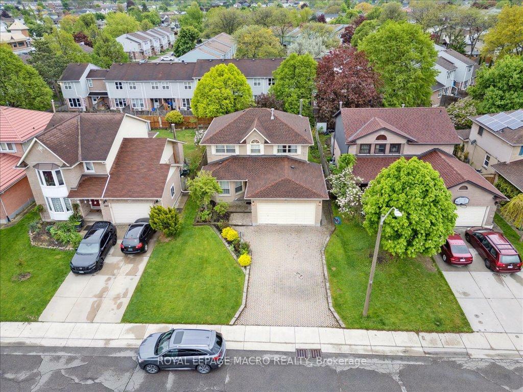 Property Photo: 211 Rushdale Drive ON L8W 2Z5