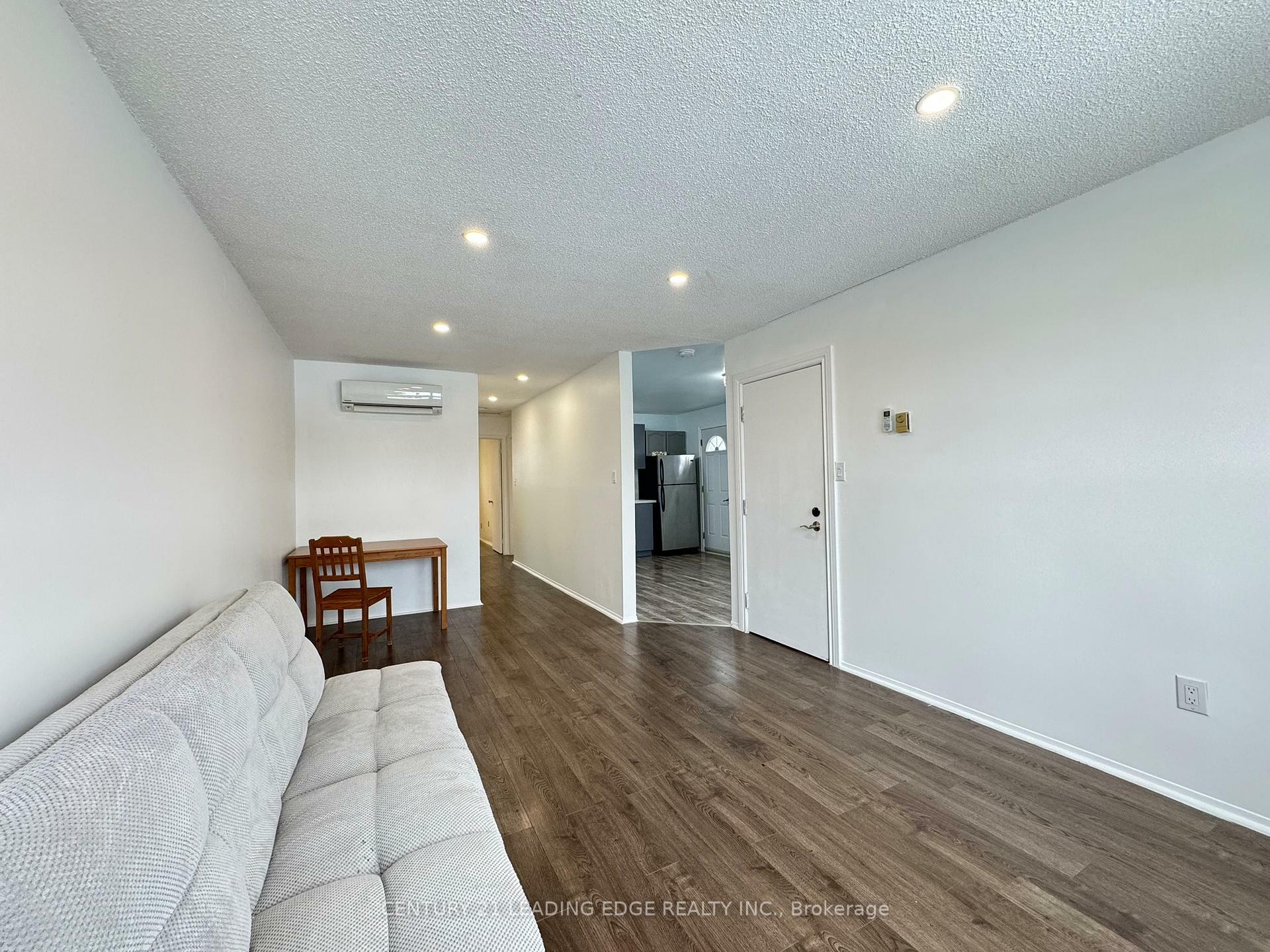 Property Photo: 29 Wellington Avenue E Upper ON L1H 8P1