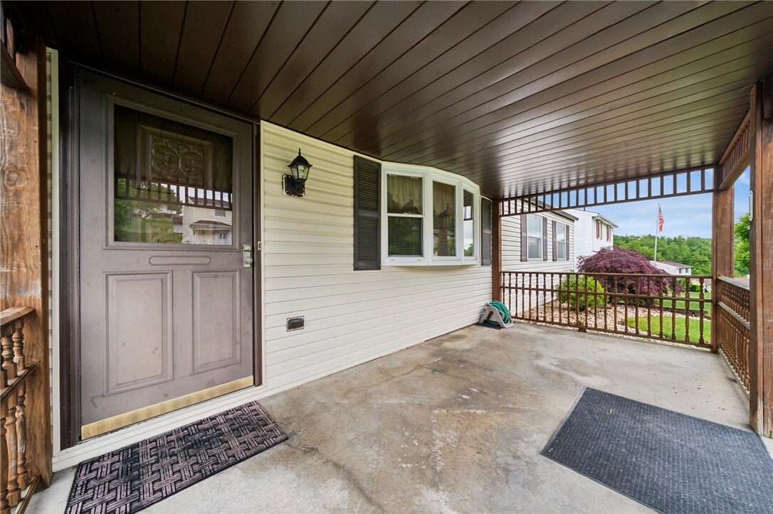Property Photo: 2154 Lancelot Dr PA 15642