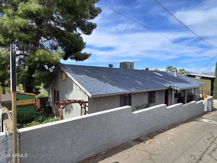 Property Photo:  186 E Kelly Street  AZ 85539 