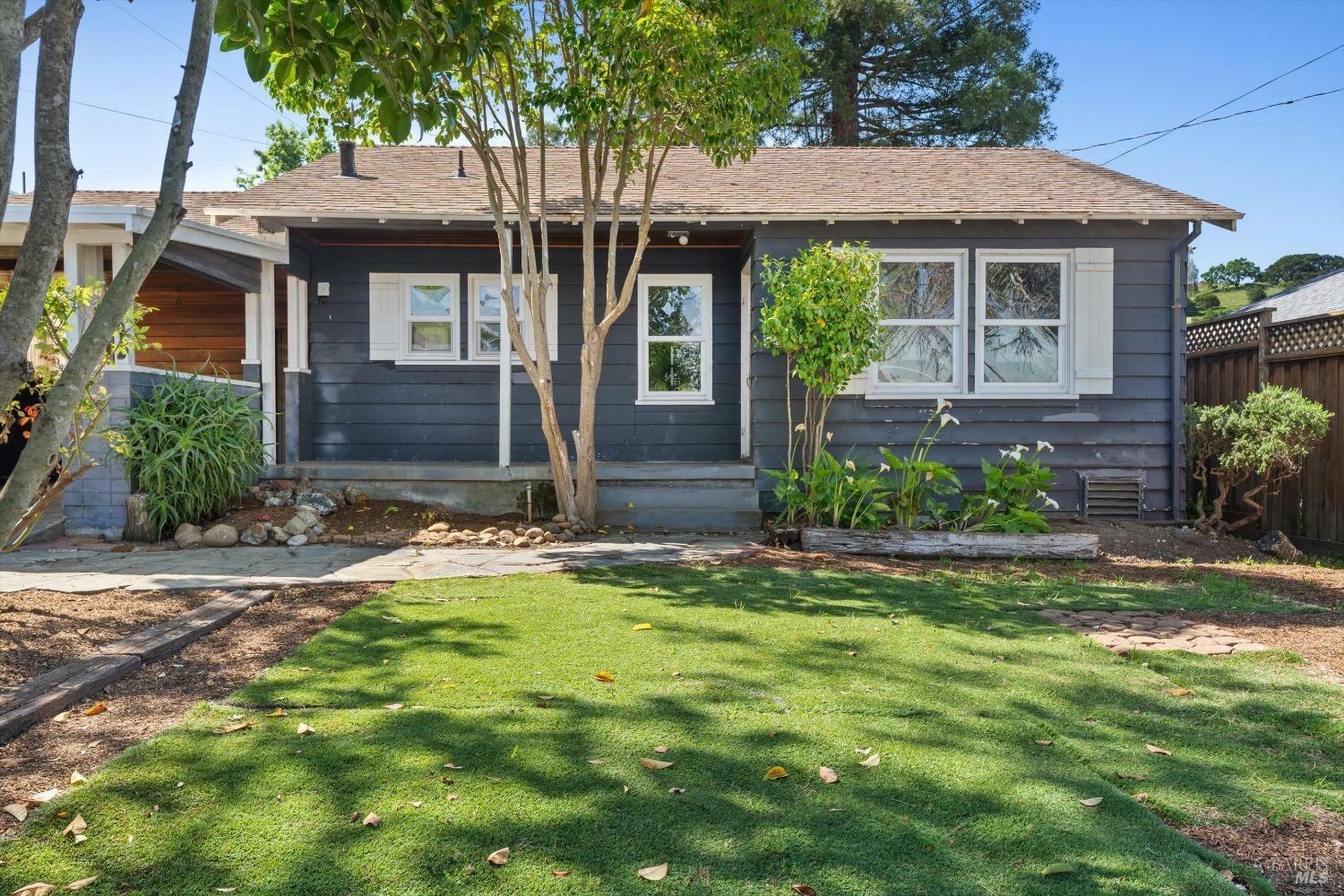 1012 McNear Avenue  Petaluma CA 94952 photo