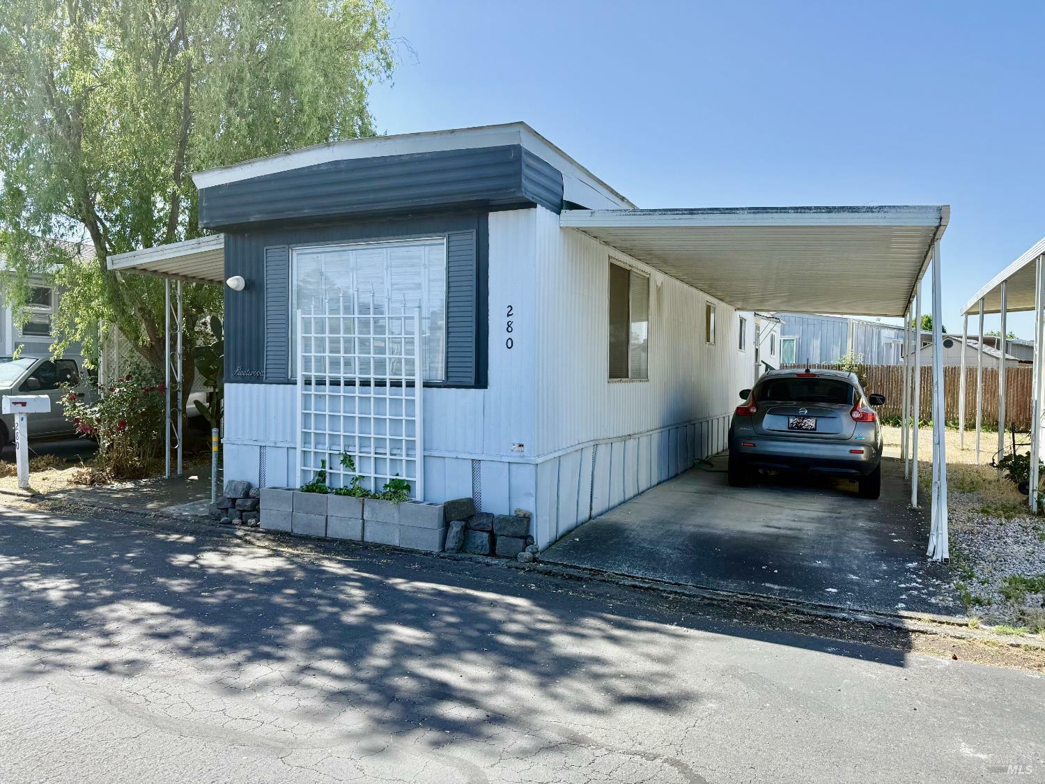Property Photo: 280 Aileen Way CA 95407