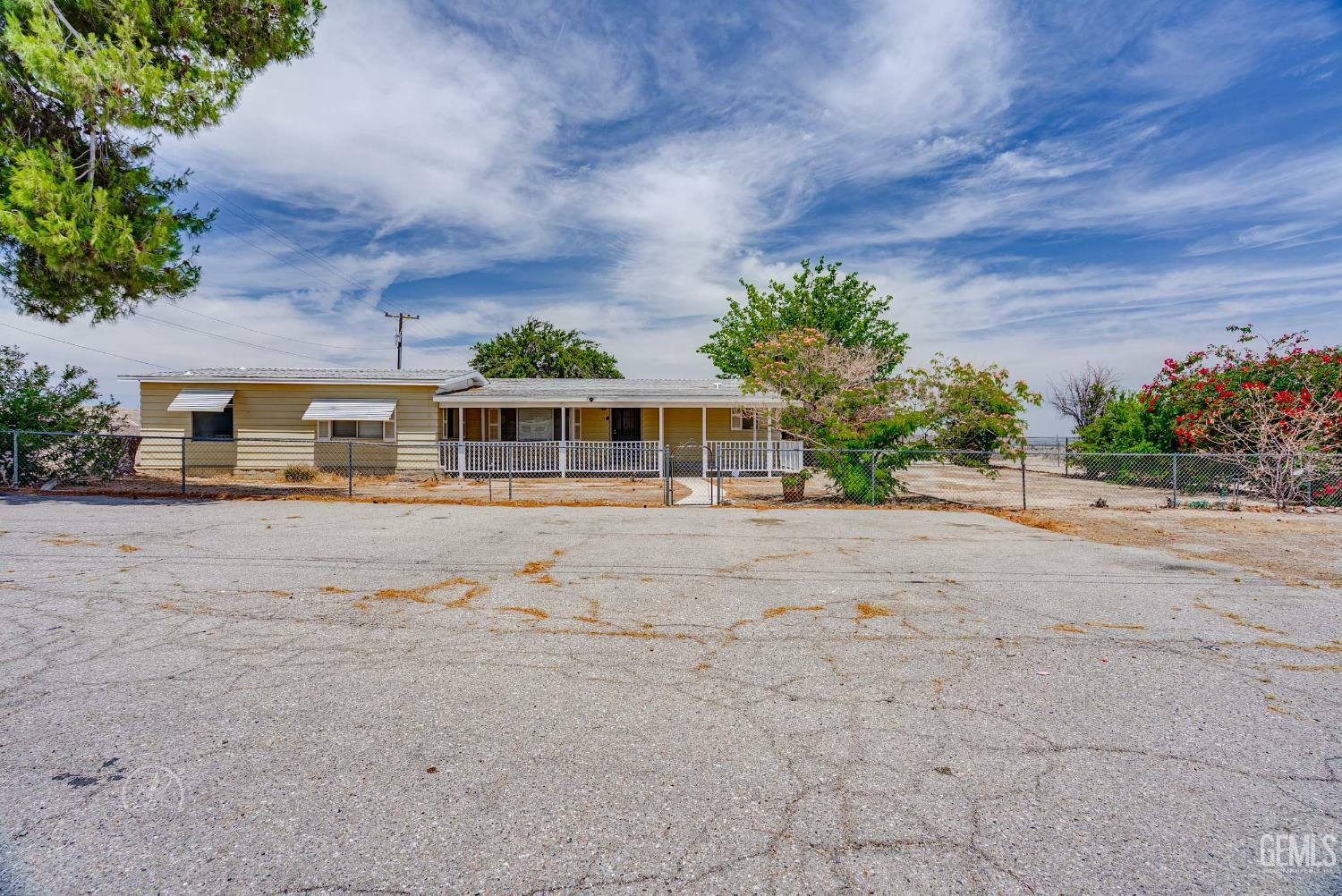 Property Photo:  1203 Bush Street  CA 93252 