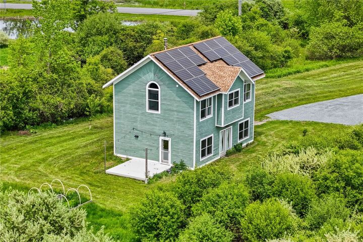 Property Photo: 39 Farm Pond Circle NY 13068