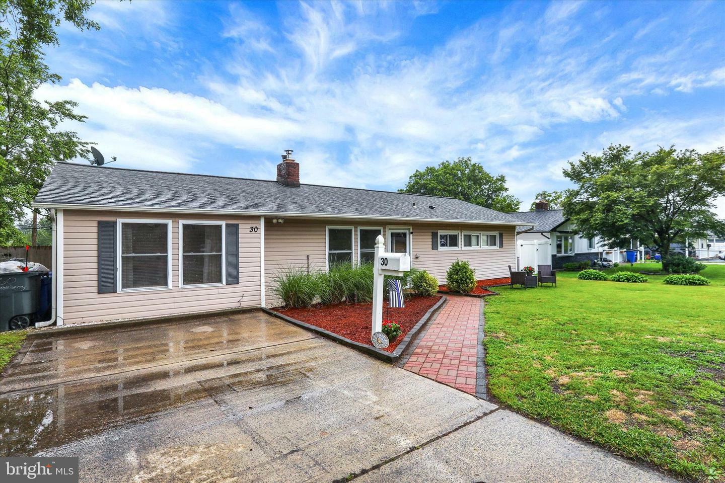 Property Photo:  30 Thimbleberry Lane  PA 19054 
