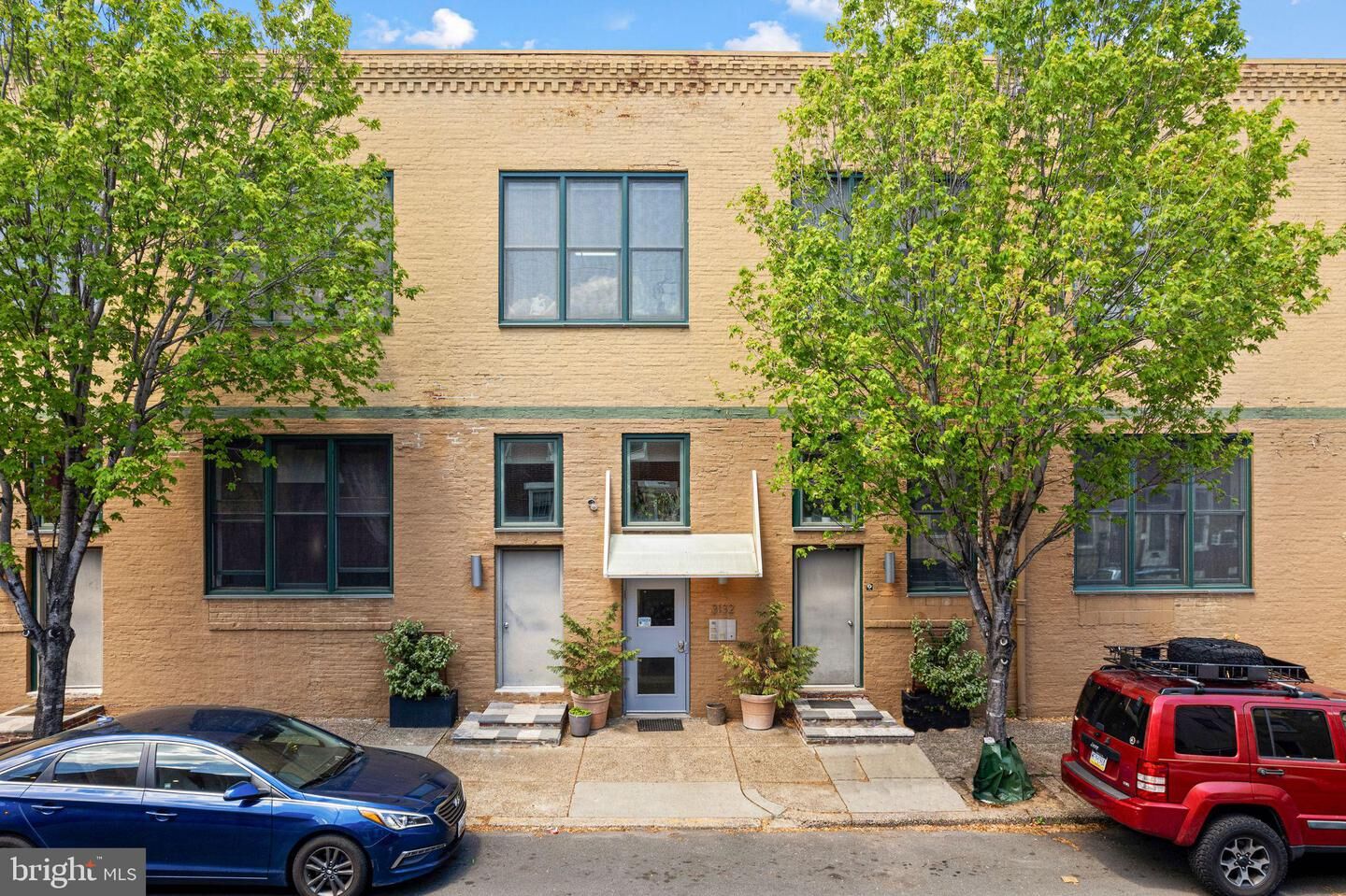 Property Photo:  3132 E Thompson Street 48 2C  PA 19134 