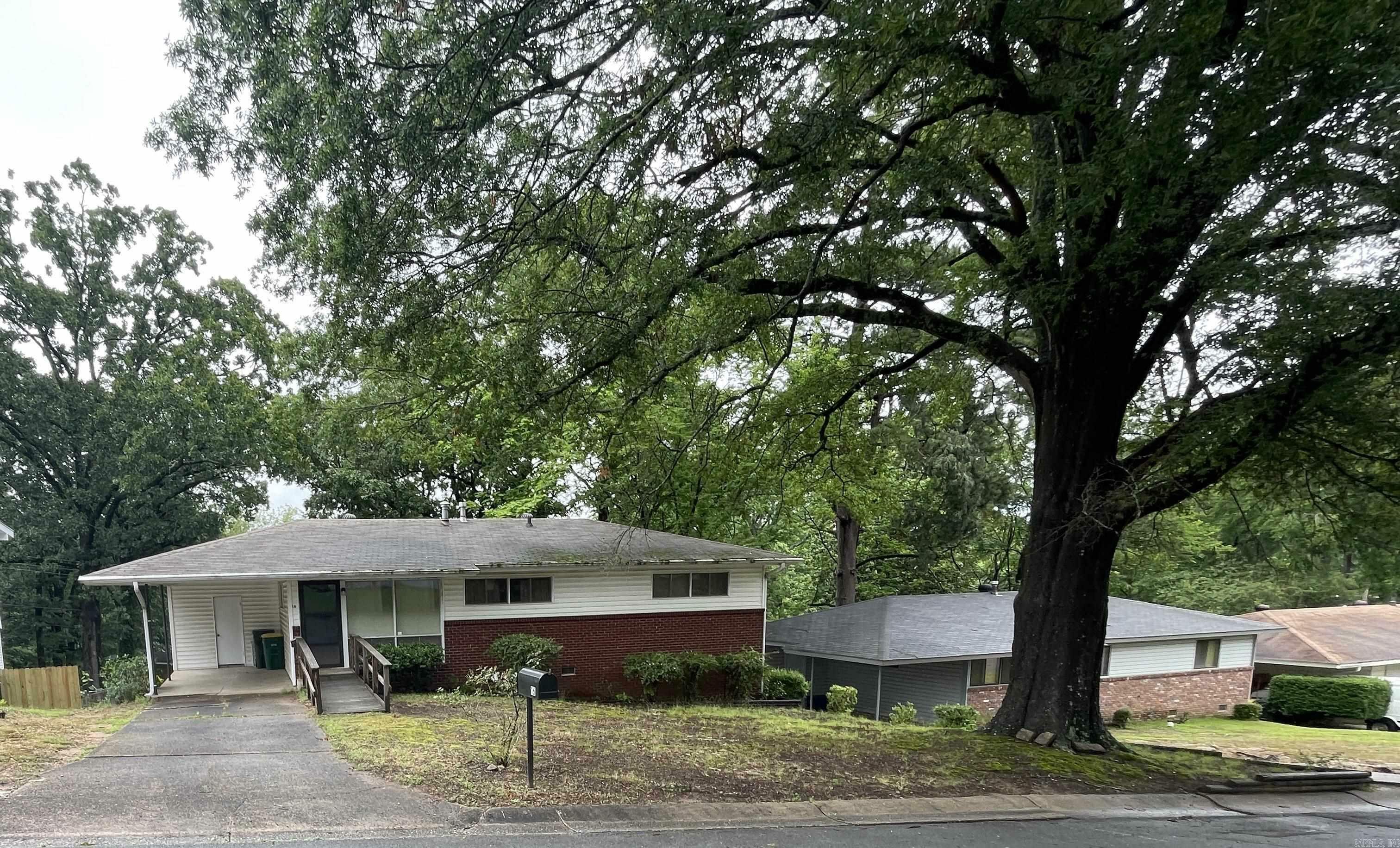 Property Photo: 16 Southmont Drive AR 72209