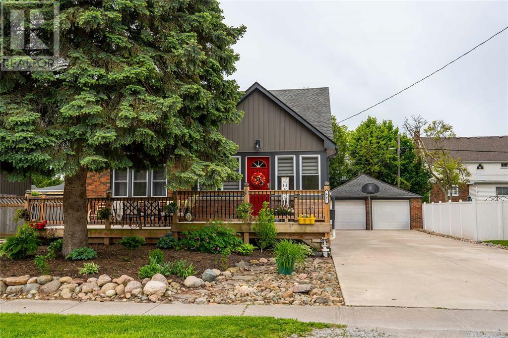 Photo de la propriété: 427 Lafontaine Street ON N8A 4J3