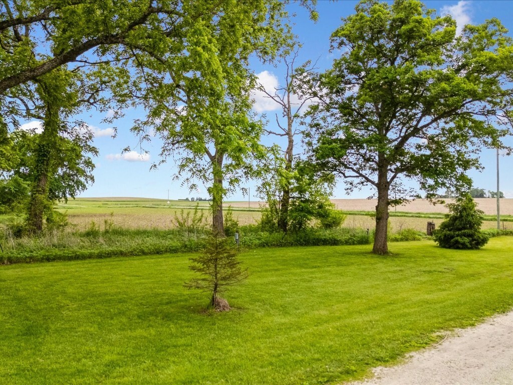 Property Photo: 2924 York Avenue IA 58221
