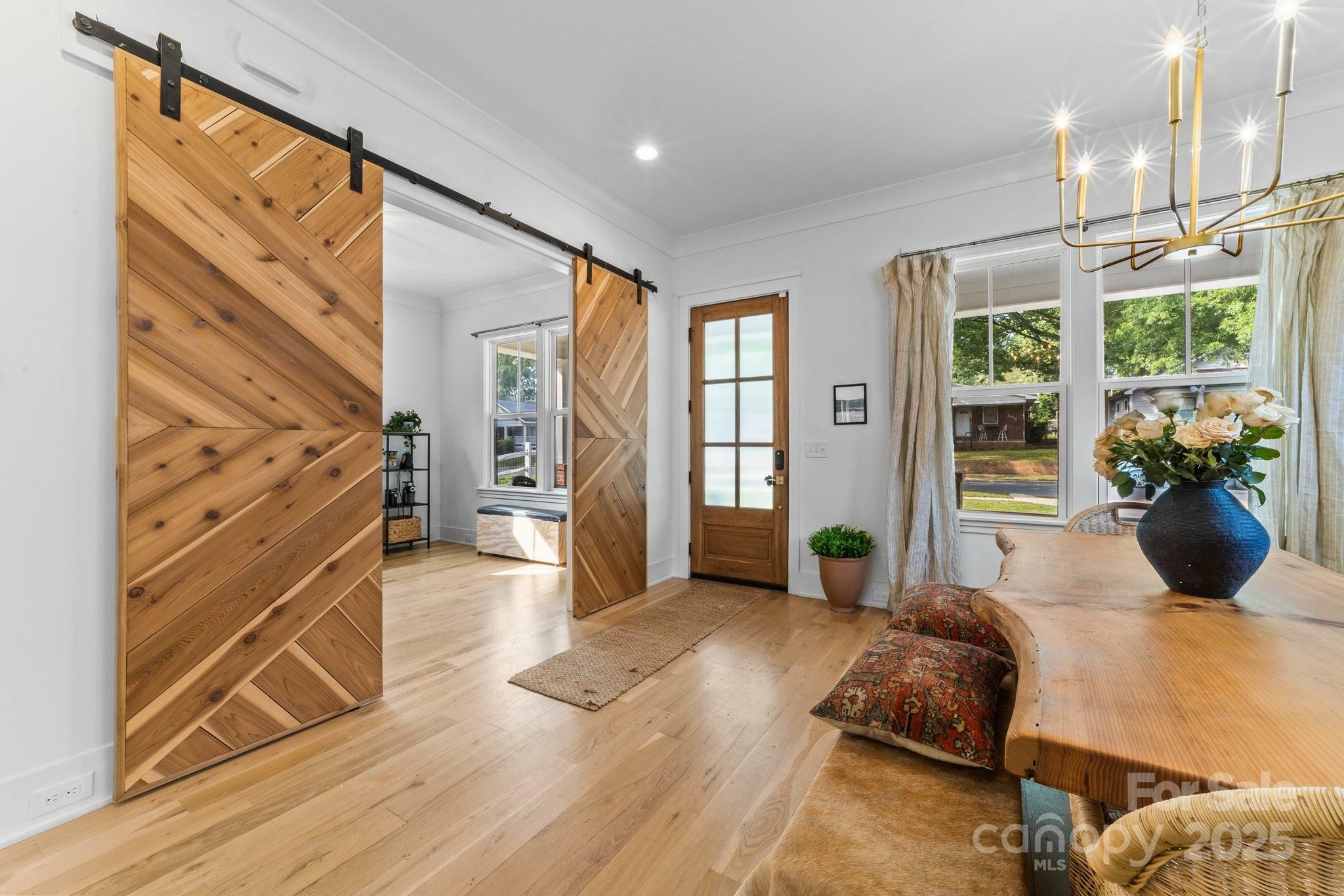 Property Photo: 304 Keswick Avenue NC 28206