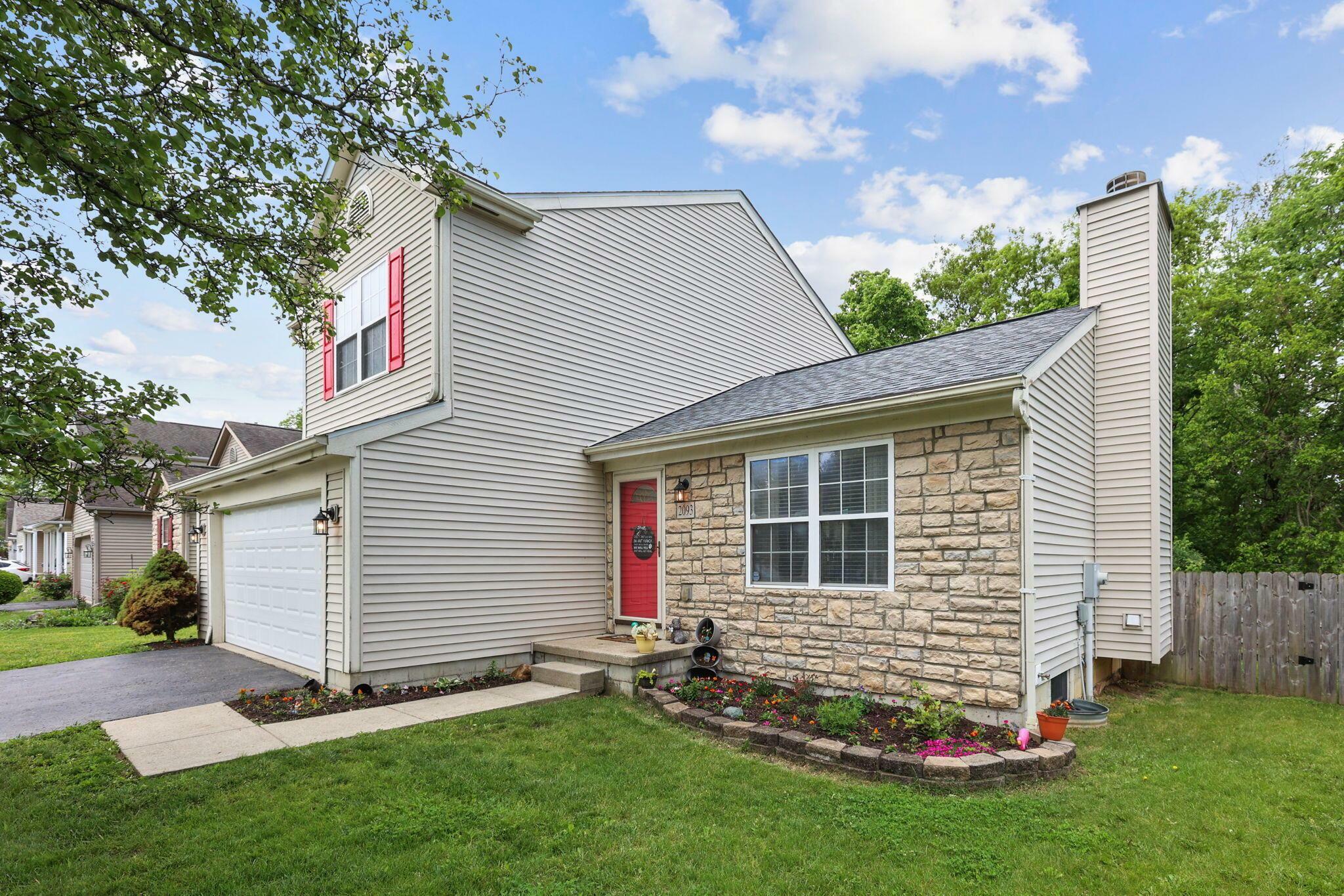 Property Photo: 2093 Winding Hollow Drive OH 43123