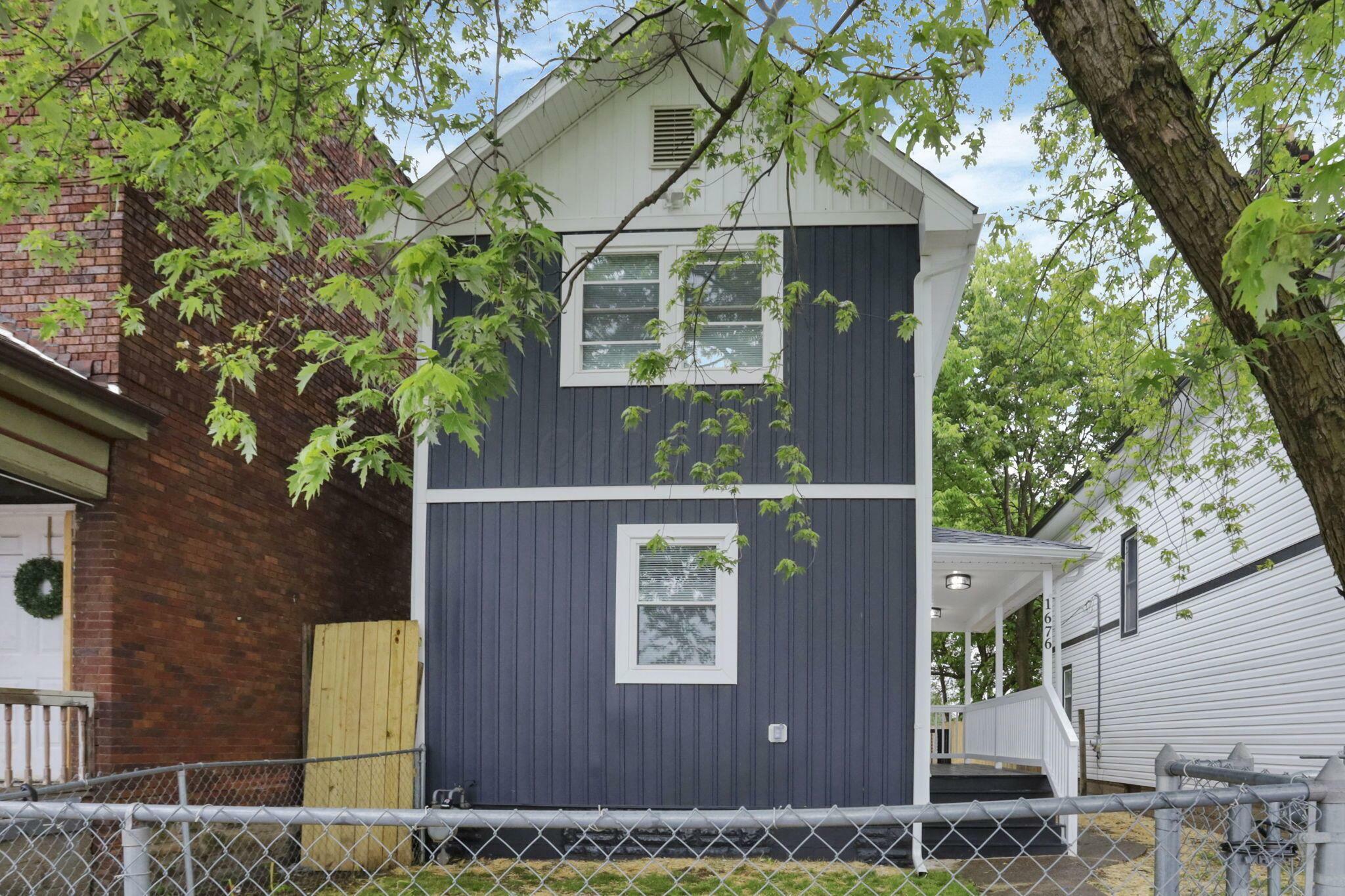 Property Photo: 1676 Parsons Avenue OH 43207