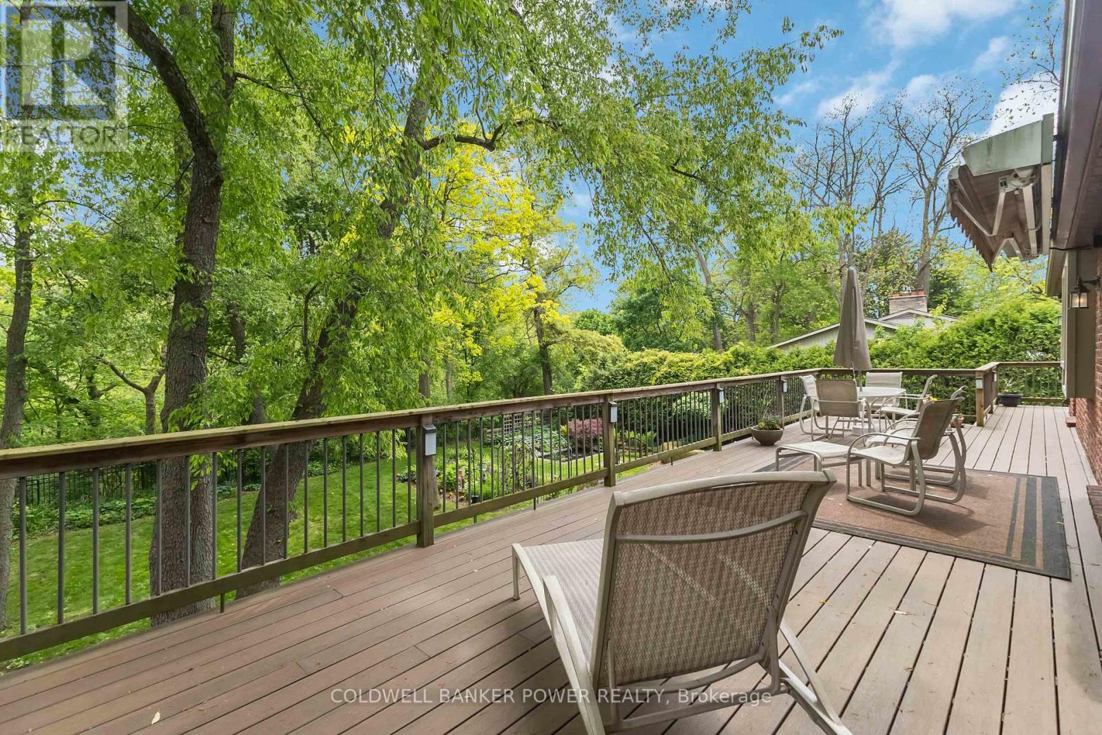 Property Photo: 41 Hampton Crescent ON N6H 2N7
