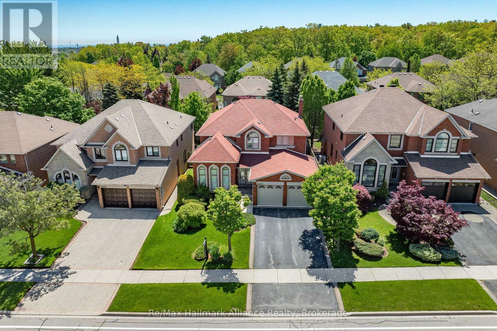 Property Photo: 1402 Bayshire Drive ON L6H 6E7