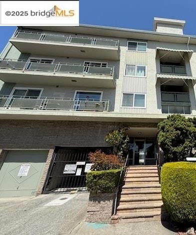 Property Photo: 3877 Howe St 210 CA 94611