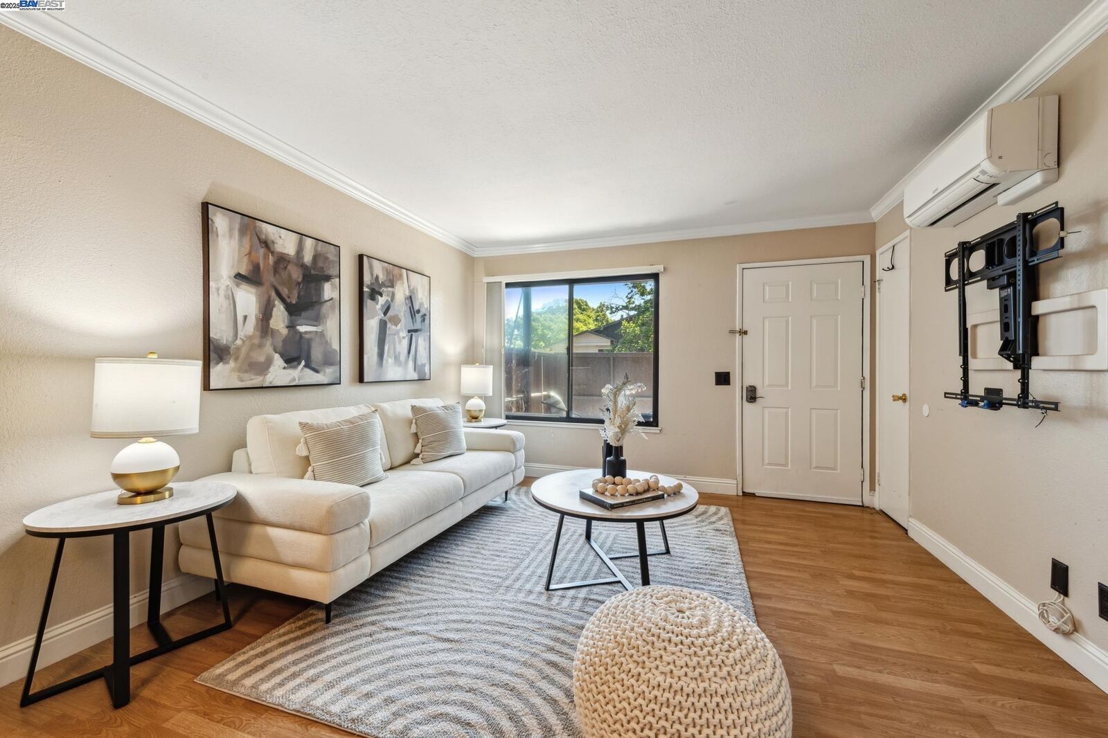 Property Photo: 213 Ladera Plz CA 94587