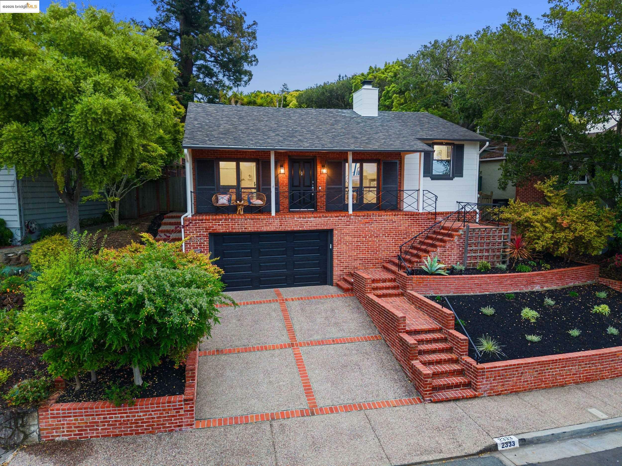 Property Photo: 2333 Leimert Blvd CA 94602