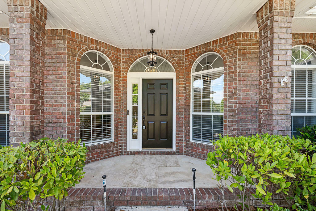Property Photo: 516 Vulpes Sanctuary Loop FL 32536