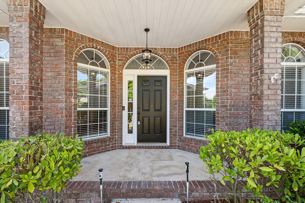 Property Photo: 516 Vulpes Sanctuary Loop FL 32536