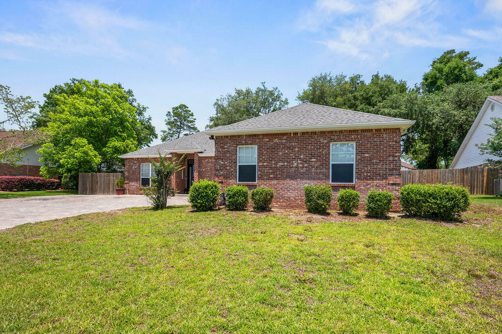 Property Photo: 4475 New Market Road FL 32578