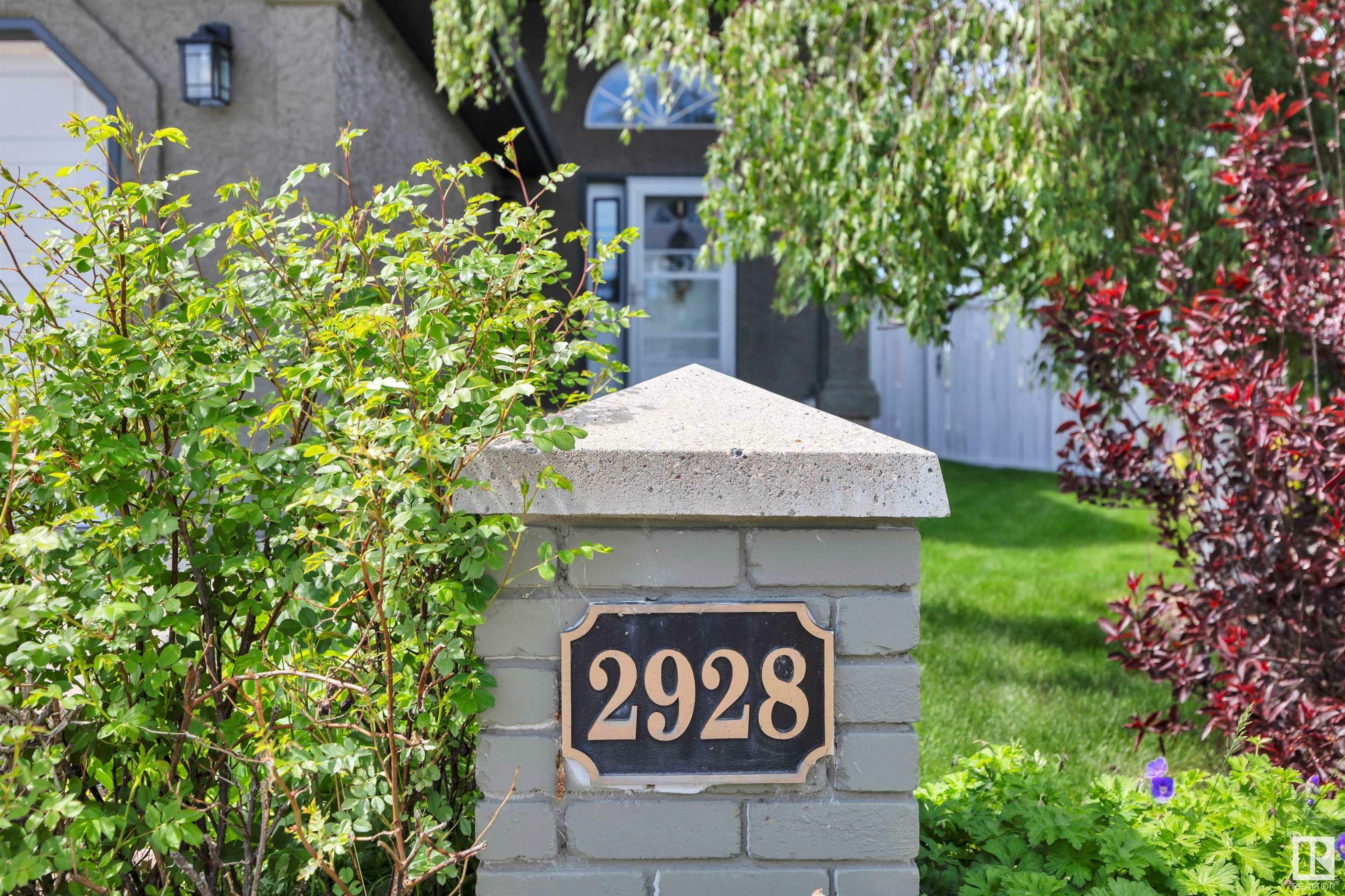Property Photo: 2928 39 Avenue NW AB T6T 1L2
