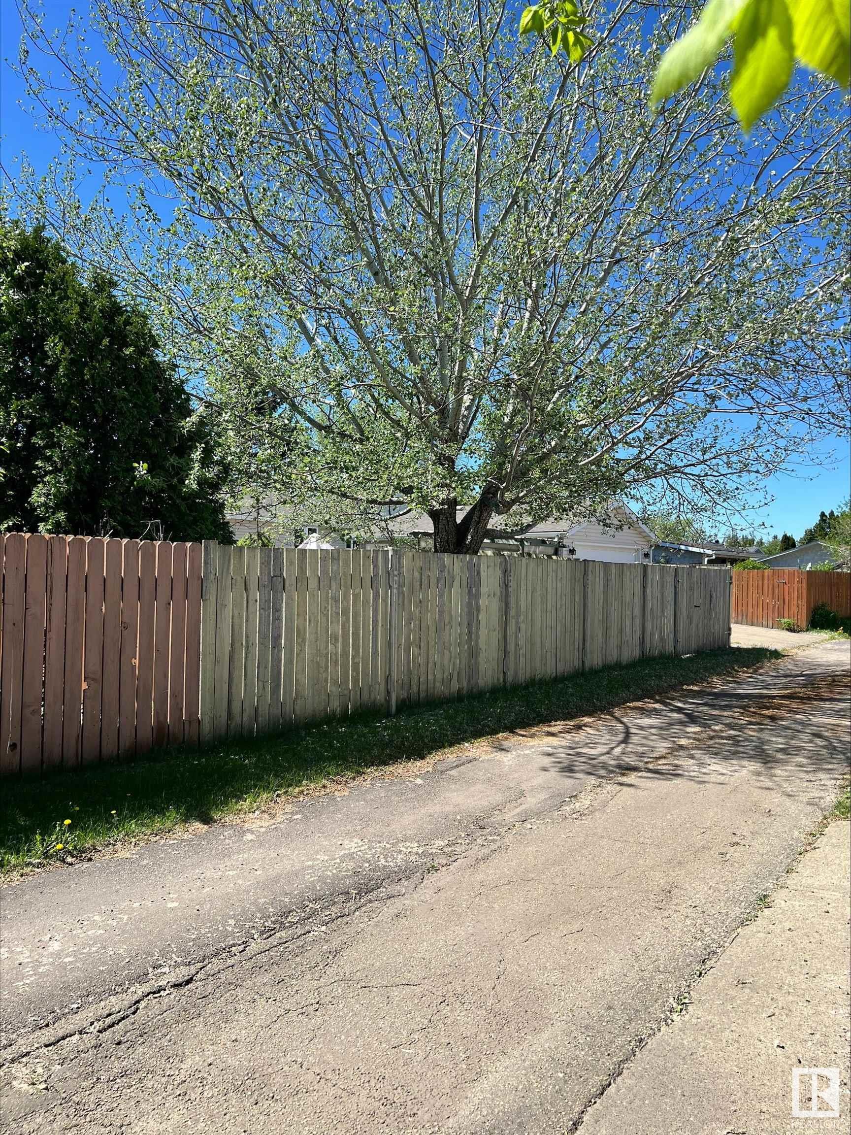 Property Photo: 11604 35 Avenue NW AB T6J 2X2