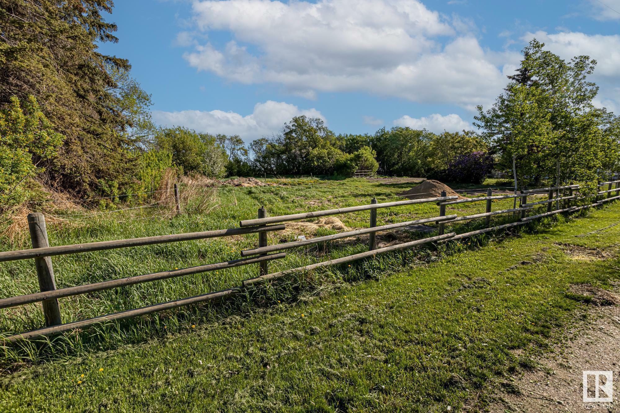 Property Photo:  59235 Range Road 193  AB T0A 3P0 