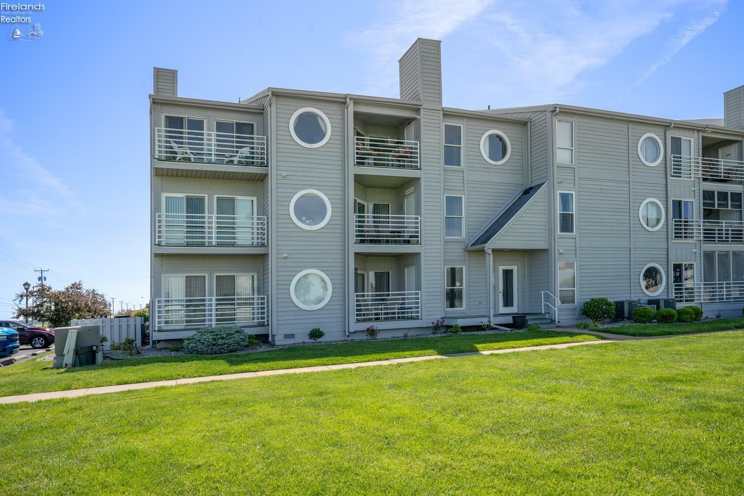 Property Photo:  326 Clinton Reef Drive 326  OH 43452 