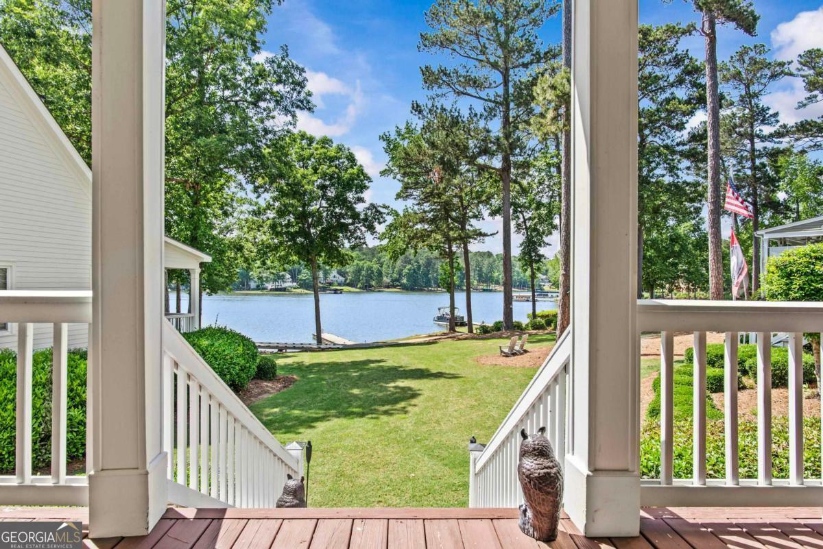 Property Photo: 1015 Marina Cove Court GA 30642
