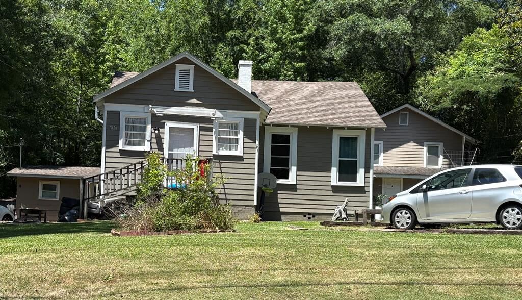 Property Photo:  911 Lamore Street  GA 31907