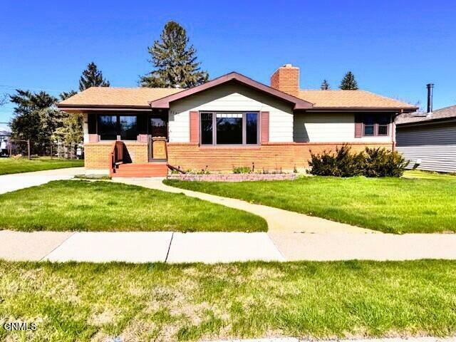Property Photo: 1736 N 8th Street ND 58501