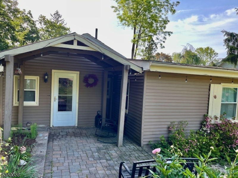 Property Photo: 27 Whitewood Dr NJ 07950
