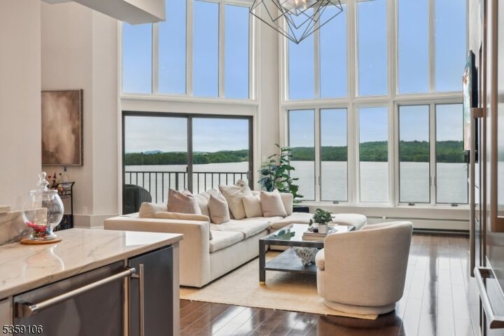 1360 Hamburg Tpke 702  Wayne Twp. NJ 07470 photo