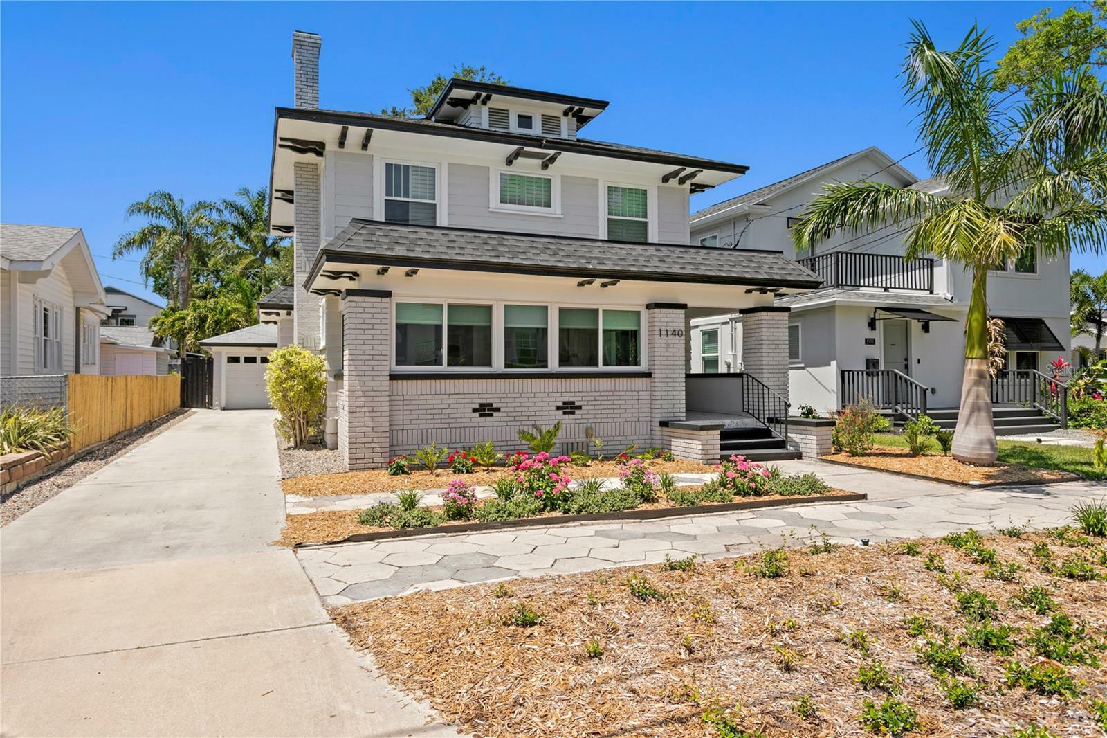 Property Photo: 1140 Oak Street NE FL 33701