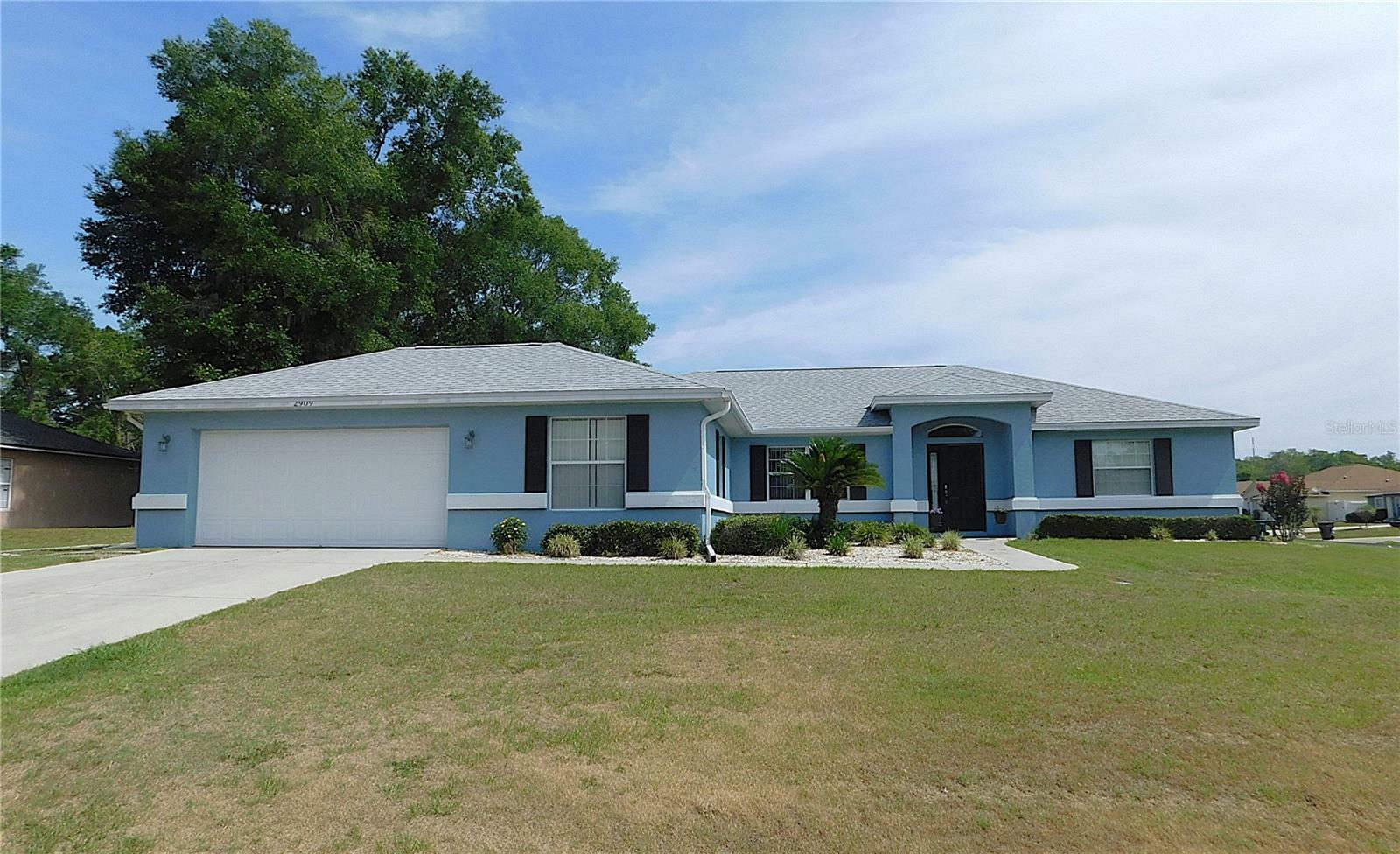 Property Photo: 2909 NE 25th Street FL 34470