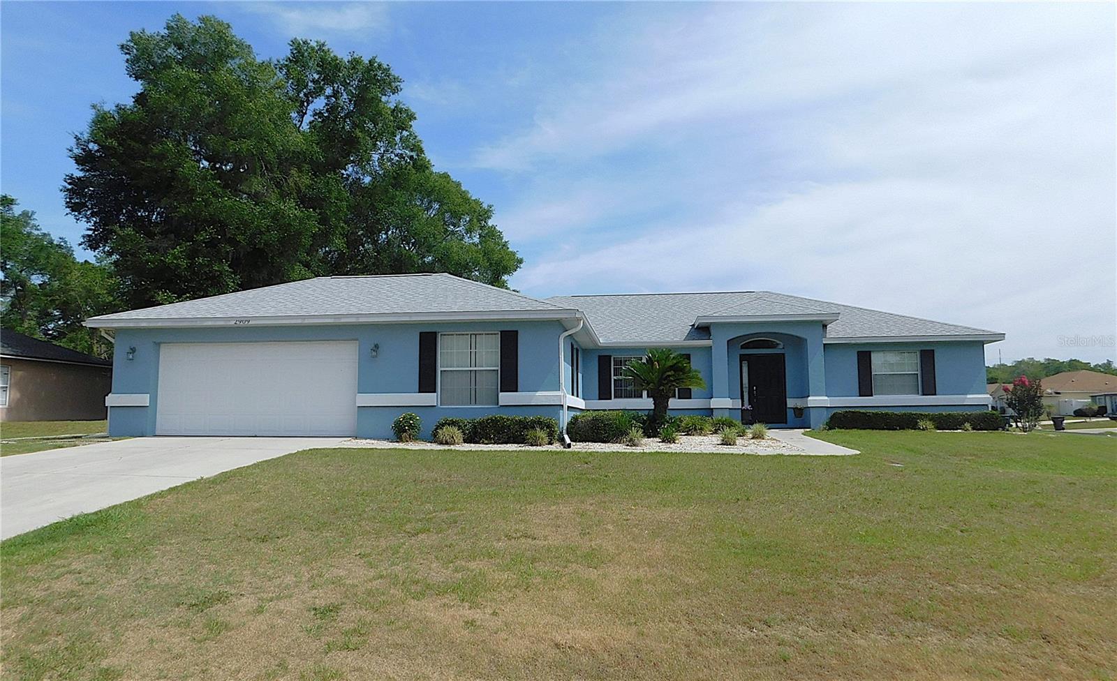 Property Photo: 2909 NE 25th Street FL 34470